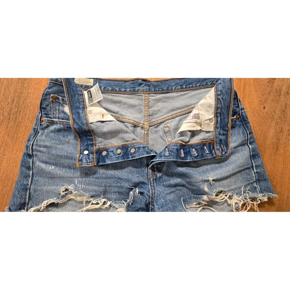 VINTAGE LEVIS BIG E 32 stone wash‎ blue button fly cutoff jean shorts farmcore